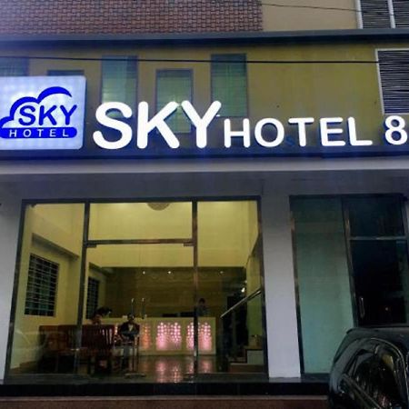 Sky Hotel 88 St. Rangoon Buitenkant foto