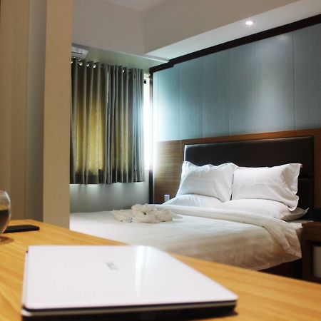 Sky Hotel 88 St. Rangoon Buitenkant foto